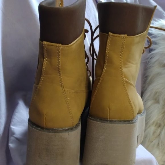 SOLD ON MECARI - Picture 2 of 5